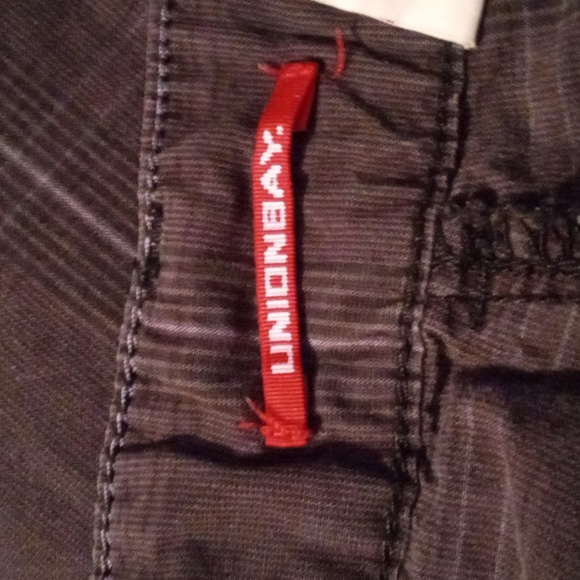 Shorts - Picture 3 of 4